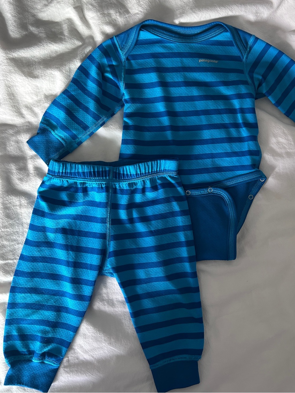 Patagonia Capilene 3 midweight Baby Base Layer Long Underwear set 3M